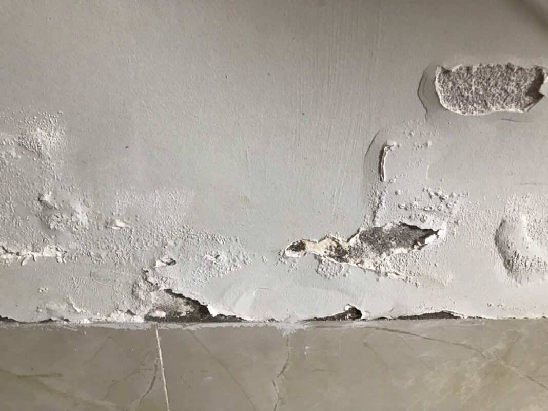 Chống ẩm chân tường: Nhưng nguyên nhân và giải pháp khắc phục